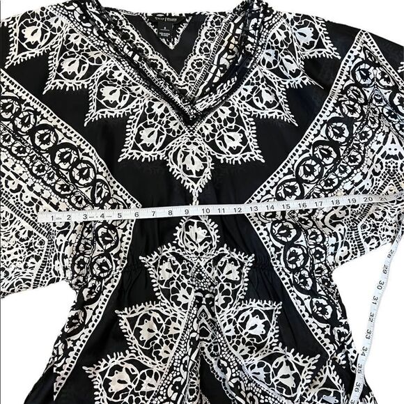 NWOT WHIT HOUSE BLACK MARKET 100% Silk Loose Fit Paisley Print Boho Top S - Picture 8 of 11